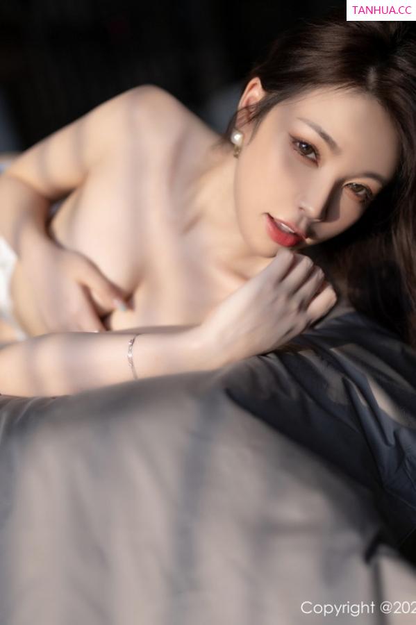 陈芝 芝芝Booty [XiuRen]高清写真图 2022.11.04 No.5810 徐莉芝Booty 浴缸美腿第76张图片